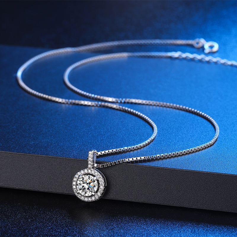 925 Silver Inlaid High-Quality Moissanite Round Pendan