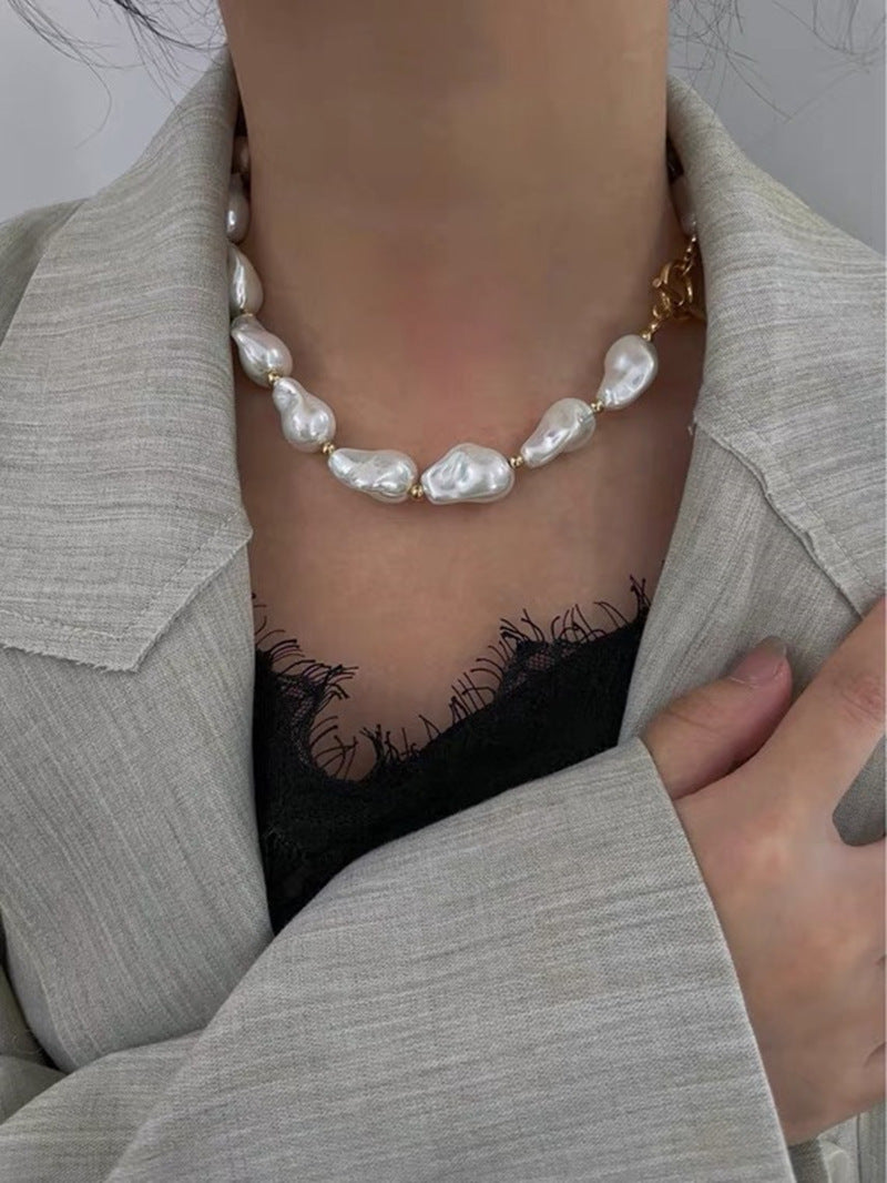 HUFE French Retro natural Irregular Baroque Pearl Necklace - Feminine Minority Design, Versatile Collar Chain